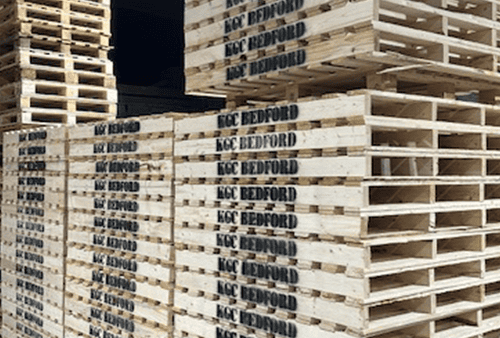 Non seulement nous produisons des palettes sur mesure qu'elle soit neuve ou usagé, mais nous pouvons y a ajouté votre logo. Informez-vous auprès d'un spécialiste qui sera vous guider sur le choix de votre palette usagé que vous soyez a Montréal, Laval, Saint-Hubert, Boucherville ou Longueuil.